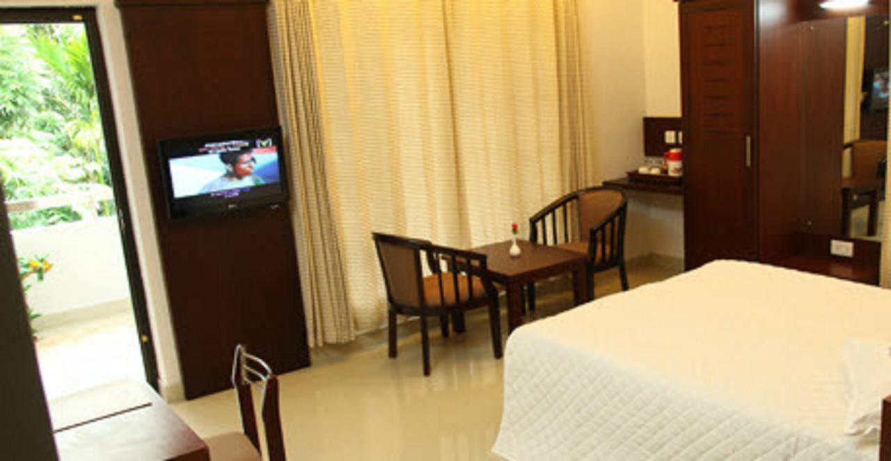Hotel Soorya Regency Malappuram Kültér fotó